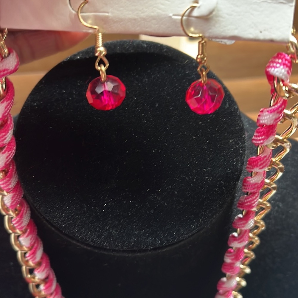 Absolutely Gorgeous Statement Necklace Set! - image 4